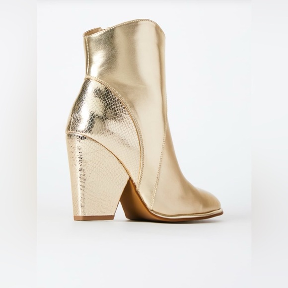 🆕 Champagne Gold Western Booties in Blazing Metallic - Picture 5 of 10
